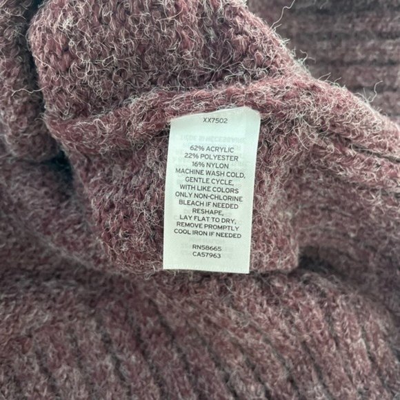 ABOUND V-Neck Sweater in Burgundy - XL - NWT - Picture 5 of 6